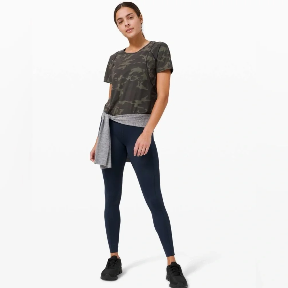 Lululemon Outrun the Heat Short Sleeve Running Workout Gym Shirt